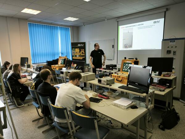 Praktická výuka s GHV Trading na ČVUT: měření, bezpečnost i nemocniční sítě - #2