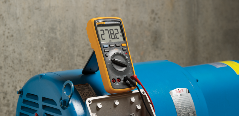 Provozní digitální multimetry Fluke 15B+/Fluke 17B+ a „kapesní“ klešťový multimetr Fluke 301D