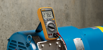 Provozní digitální multimetry Fluke 15B+/Fluke 17B+ a „kapesní“ klešťový multimetr Fluke 301D