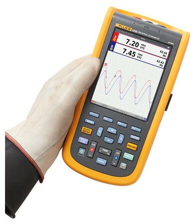 Fluke 125B - Scopemeter (přenosný bateriový osciloskop)