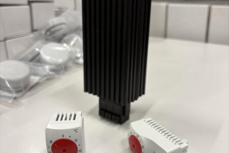 Termostaty do rozvaděčů skladem v naší nabídce