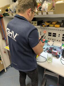 Zkoušečky napětí v praxi